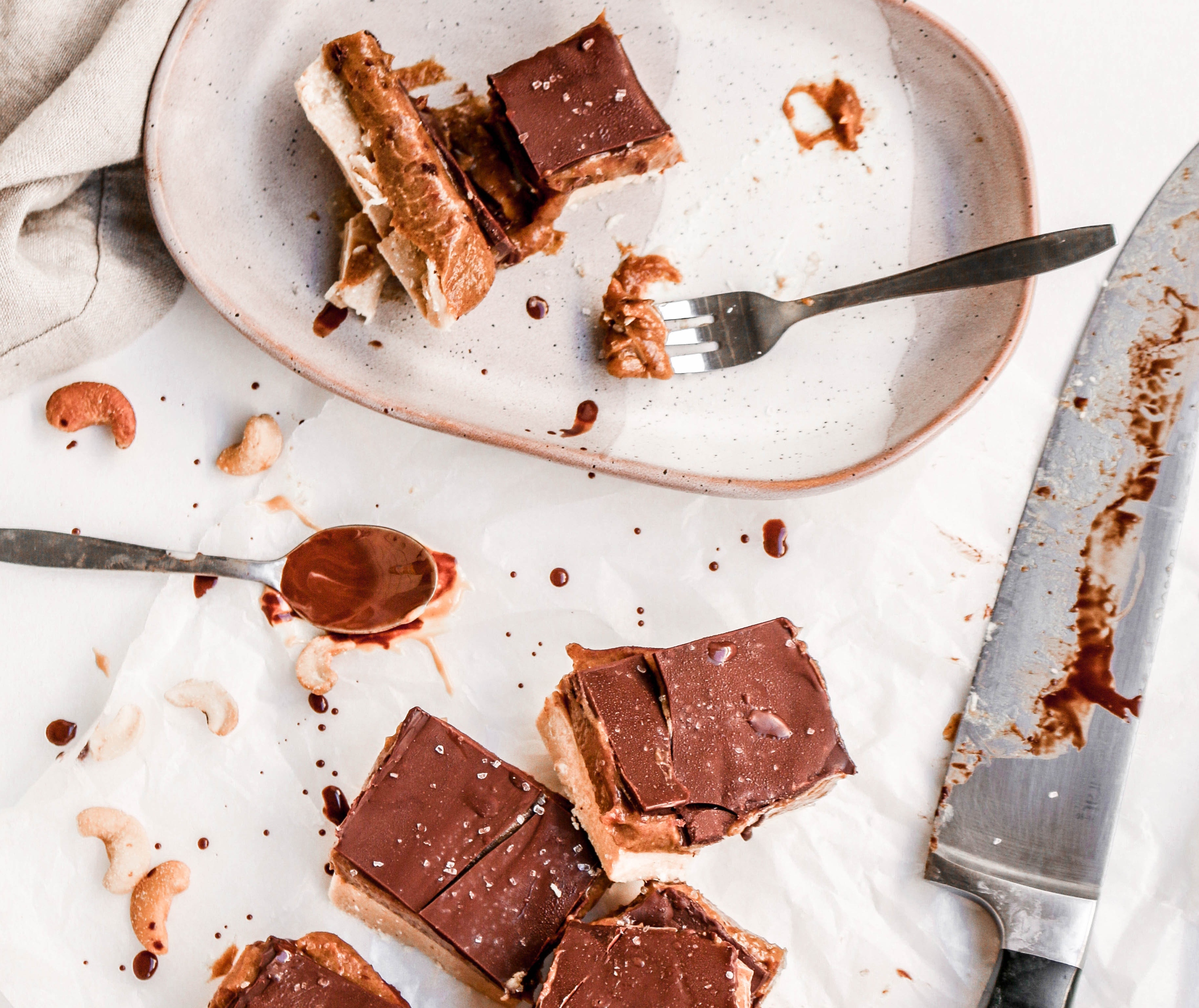 Ecology Recipes: Vegan Caramel Slice With Peanut, Cashew and Dates